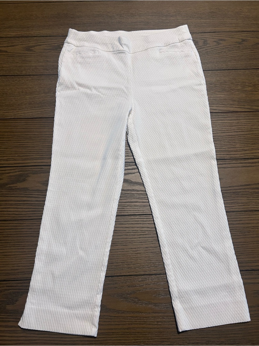Chico's White Textured Pants with Elastic Waistband